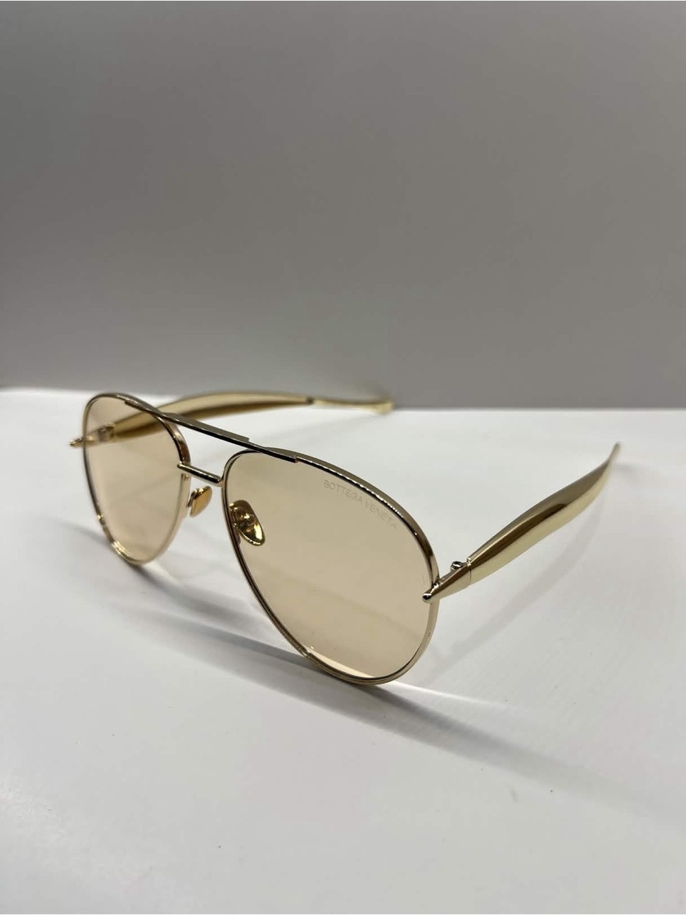 Men's Gold Aviator Sunglasses with Light Beige Lenses